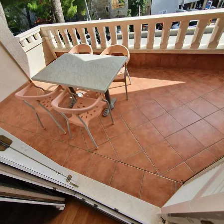 Loncar Apartment