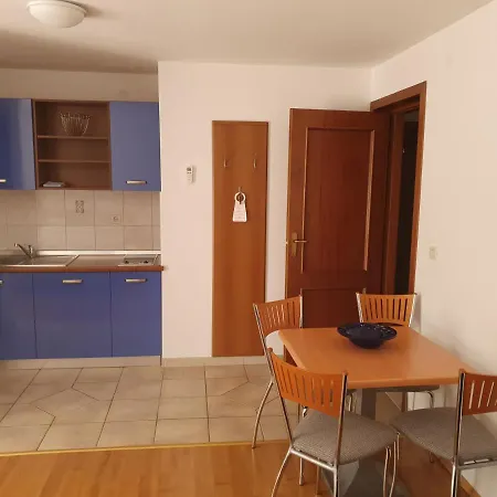 Loncar Apartment Brela