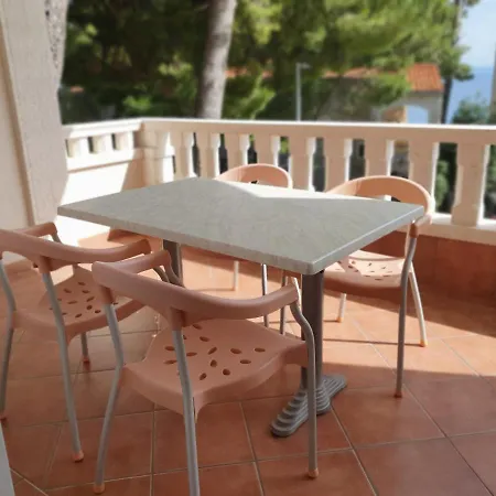 Loncar Apartment Brela